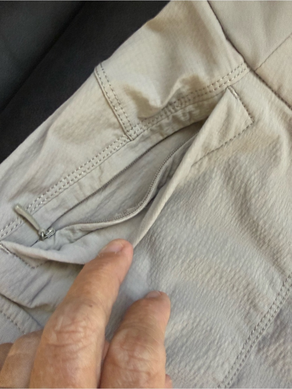Athleta Light Beige Utility Cargo Shorts - Picture 4 of 6